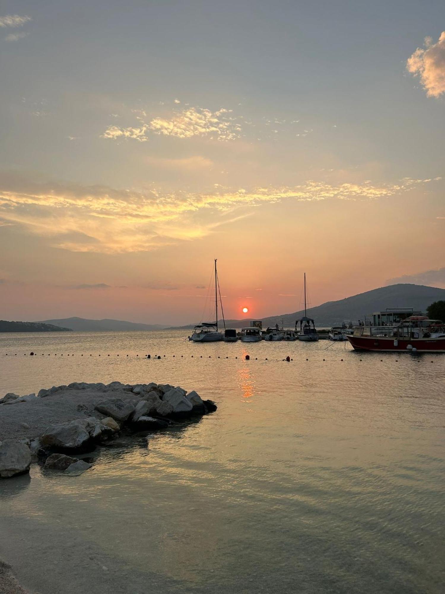 Apartman Simac Okrug Gornji Trogir Exterior foto